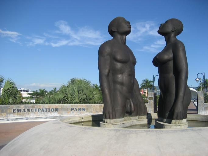nahý pár - sochy